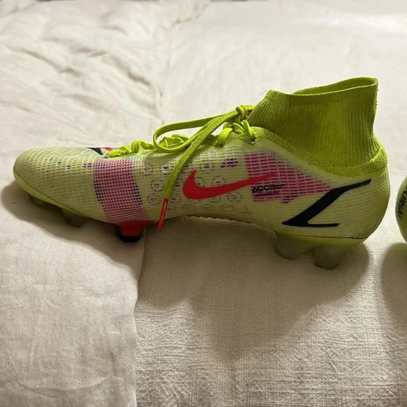 Mercurial Nike flyknit Men’s soccer cleats - Picture 9 of 14